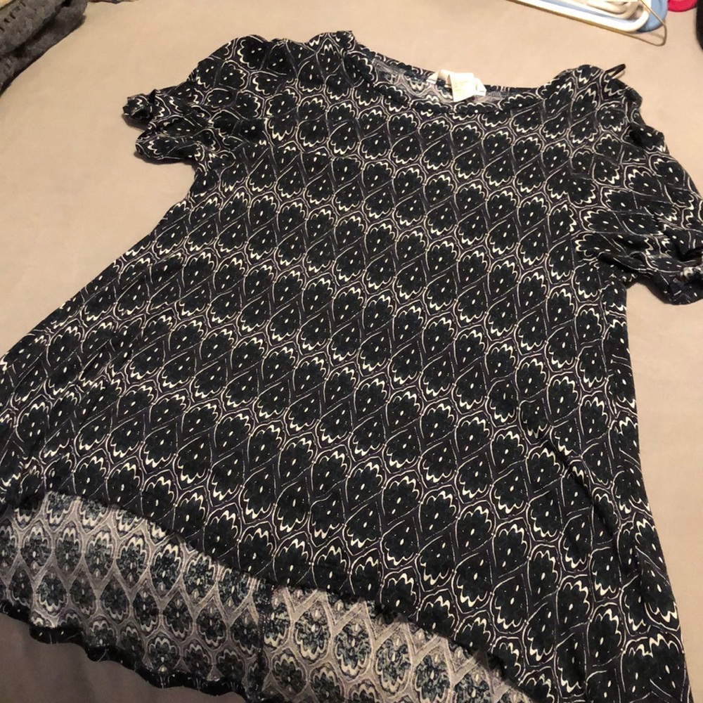 Super comfy navy and dark green top